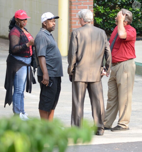 Bobbi Brown et d'autres membres de la famille de Bobbi Kristina Brown arrivent au "Peachtree Christian Hospice" pour lui rendre visite à Duluth en Georgie, le 29 juin 2015. L'etat de Bobbi n'a pas évolué.