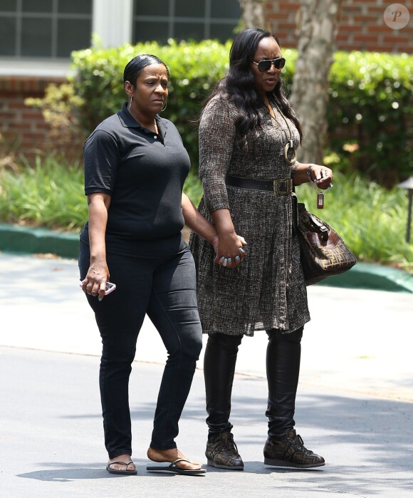 Pat Houston, Tina Brown et d'autres membres de la famille de Bobbi Kristina Brown arrivent au "Peachtree Christian Hospice" pour lui rendre visite à Duluth en Georgie, le 29 juin 2015. L'etat de Bobbi n'a pas évolué.