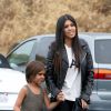 Kourtney Kardashian et son fils Mason - La famille Kardashian tourne un épisode de son émission de télé-réalité à Calabasas, le 1er juillet 2015 