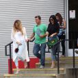  Khloe Kardashian et Kylie Jenner - La famille Kardashian tourne un &eacute;pisode de son &eacute;mission de t&eacute;l&eacute;-r&eacute;alit&eacute; &agrave; Calabasas, le 1er juillet 2015 