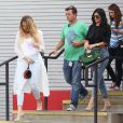  Kourtney Kardashian, son fils Mason, et ses soeurs Kim Kardashian (enceinte), Khloe Kardashian et Kylie Jenner se rendent au bowling lors du tournage de leur t&eacute;l&eacute;-r&eacute;alit&eacute; "Keeping Up with the Kardashians" &agrave; Calabasas, le 1er juillet 2015.&nbsp; as 
