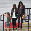 Kourtney Kardashian, son fils Mason, et ses soeurs Kim Kardashian (enceinte), Khloe Kardashian et Kylie Jenner se rendent au bowling lors du tournage de leur télé-réalité "Keeping Up with the Kardashians" à Calabasas, le 1er juillet 2015. as