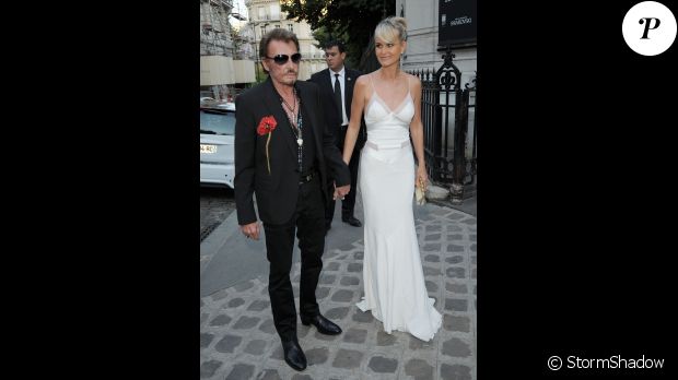 Johnny Hallyday et sa femme Laeticia Hallyday arrivent à la soirée &quot;Vogue Paris Foundation Gala&quot; au palais Galliera à Paris, le 6 juillet 2015.