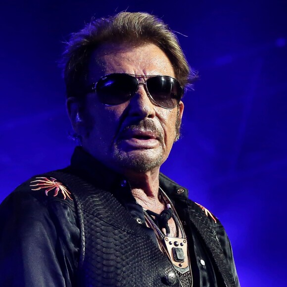 Exclusif - Johnny Hallyday sur scène lors de son premier concert, aux arènes de Nîmes le 2 juillet 2015.