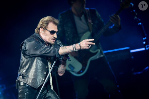 Exclusif - Johnny Hallyday sur scène lors de son premier concert, aux arènes de Nîmes le 2 juillet 2015.