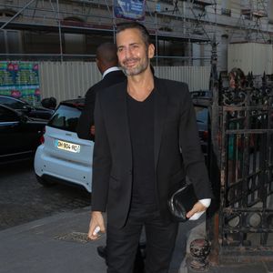 Marc Jacobs arrive à la soirée "Vogue Paris Foundation Gala" au palais Galliera à Paris, le 6 juillet 2015.