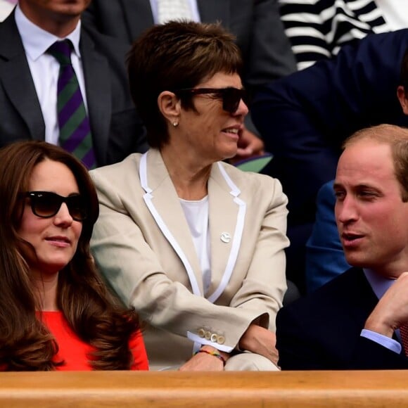 Le duc et la duchesse de Cambridge devant la légende du tennis Billie Jean King et sa compagne Ilana Kloss au tournoi de Wimbledon à Londres, le 8 juillet 2015.