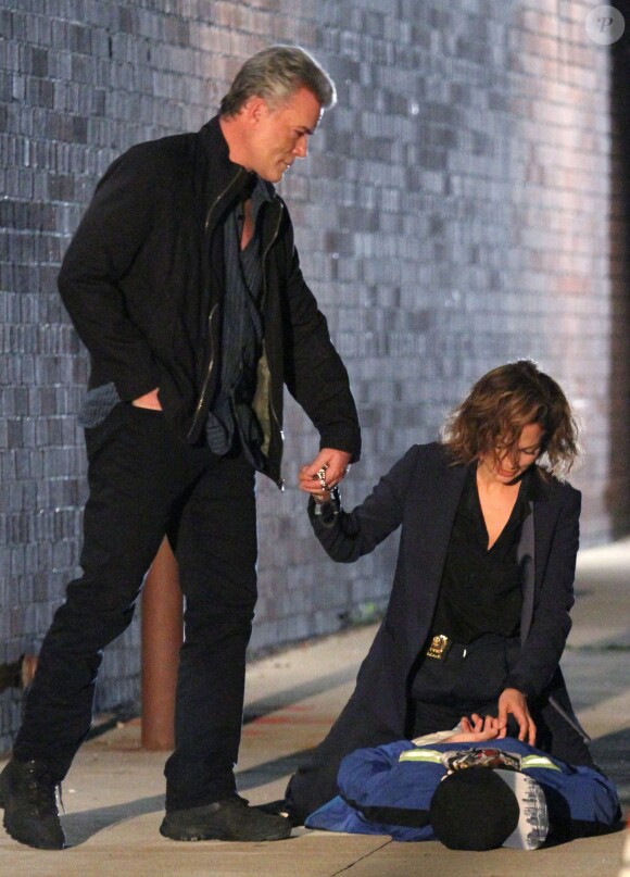 Jennifer Lopez sur le tournage de 'Shades of Blue' à New York City, le 26 juin 2015 avec Ray Liotta.