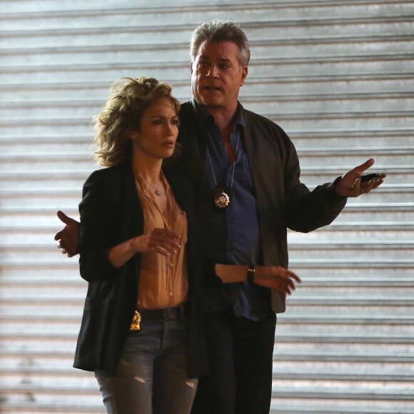 Jennifer Lopez sur le tournage de 'Shades of Blue' à New York City, le 10 juin 2015avec Ray Liotta