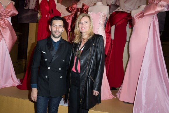 Alexis Mabille et Valérie Trierweiler lors du défilé "Alexis Mabille" Haute Couture Automne-Hiver 2015/2016 à l'Opéra Garnier à Paris, le 8 juillet 2015