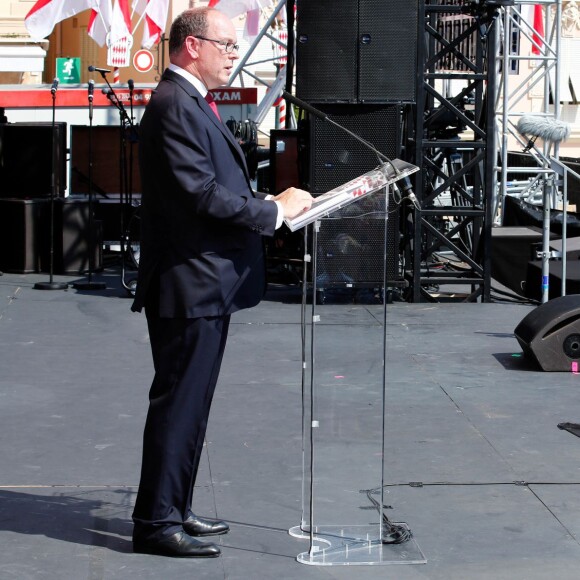 Le prince Albert II de Monaco lors de son discours sur la place du palais princier à Monaco samedi 11 juillet 2015 lors des célébrations des 10 ans de son règne.