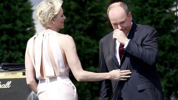 Charlene de Monaco clame son amour en français par surprise, Albert en pleure...