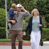 Samuel Affleck, Ben Affleck et sa mère Chris - La famille Affleck sort déjeuner à Los Angeles le 2 juin 2015.