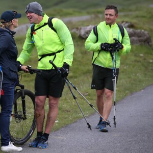 Zara Phillips et sa fille Mia, 18 mois, ont encouragé et félicité Mike Tindall le 11 juillet 2015 lors de sa participation au Artemis Great Kindrochit Quadrathlon, dans le Perthshire en Ecosse.