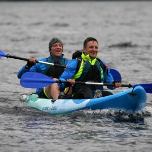 Mike Tindall, soutenu par sa femme Zara Phillips et leur fille de 18 mois, Mia, participait le 11 juillet 2015 au Artemis Great Kindrochit Quadrathlon, dans le Perthshire en Ecosse. Il a fini 166e sur environ 300 partants.