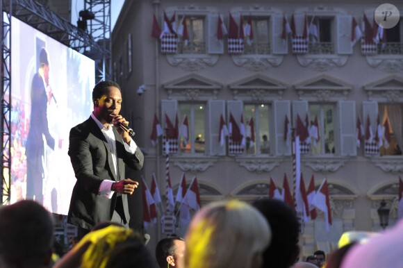 Lemar en première partie. Concert organisé le 12 juillet 2015 sur la place du palais princier à Monaco, avec Robbie Williams et Lemar, en clôture des célébrations des 10 ans de règne du souverain.