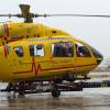 Le prince William, duc de Cambridge, a pris ses fonctions de pilote d'hélicoptère ambulance au sein d'East Anglian Air Ambulance le 13 juillet 2015 à l'aéroport de Cambridge.