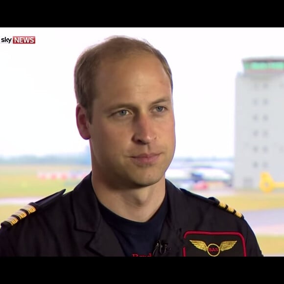 Le prince William s'est confié sur sa vie de famille et ses aspirations à Sky News lors de son premier jour comme pilote d'hélicoptère-ambulance d'East Anglian Air Ambulance, le 13 juillet 2015