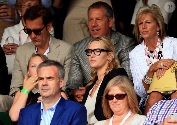 Kate Winslet et Clive Owen  lors de la finale de Wimbledon opposant Novak Djokovic et Roger Federer le 12 juillet 2015