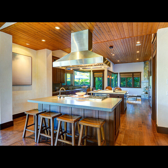 La chanteuse Pink et son mari Carey Hart mettent en vente leur somptueuse demeur de Malibu / photo postée par l'agence immobilière MLS au mois de juillet 2015.