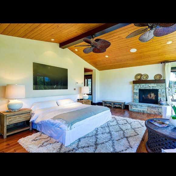 La chanteuse Pink et son mari Carey Hart mettent en vente leur somptueuse demeur de Malibu / photo postée par l'agence immobilière MLS au mois de juillet 2015.