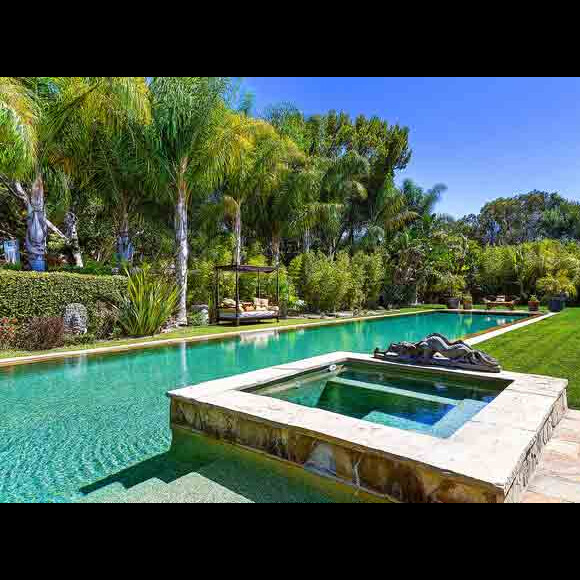 La chanteuse Pink et son mari Carey Hart mettent en vente leur somptueuse demeur de Malibu / photo postée par l'agence immobilière MLS au mois de juillet 2015.
