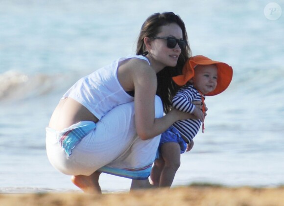 Olivia Wilde, son fiancé Jason Sudeikis et leur fils Otis passent des vacances à Hawaii, le 8 décembre 2014