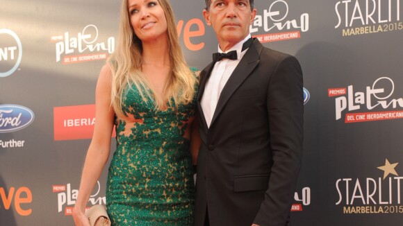 Antonio Banderas : Sa chérie s'affiche dans une robe transparente et étincelante