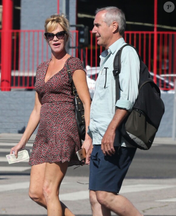 Exclusif - Melanie Griffith est allée déjeuner avec un ami a West Hollywood. Le 15 juillet 2015.
