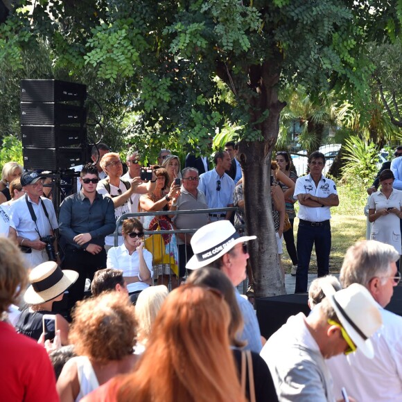 Nicolas Sarkozy participe à une rencontre avec Les Républicains au jardin Albert 1er à Nice le 19 juillet 2015.