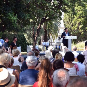 Nicolas Sarkozy participe à une rencontre avec Les Républicains au jardin Albert 1er à Nice le 19 juillet 2015.