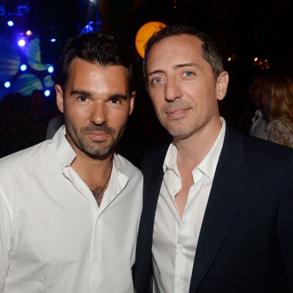 Exclusif - Antoine Chevanne (propriétaire du Byblos) et Gad Elmaleh - Soirée "Summer Party" au club Le Byblos à Saint-Tropez, le 16 juillet 2015.