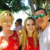 Melanie Griffith et Antonio Banderas se retrouvent à Los Angeles pour la remise de diplôme de leur fille Stella à Los Angeles le 8 juin 2015.