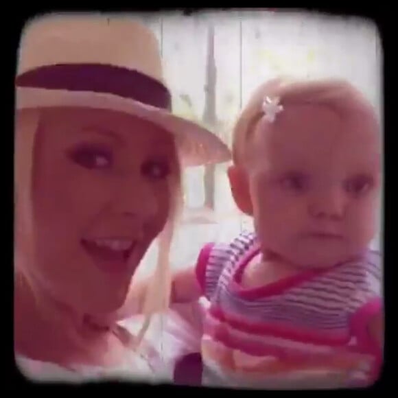 Christina Aguilera au zoo de Los Angeles avec sa fille Summer Rain, son fils Max ainsi que son fiancé Matt Butler / juillet 2015