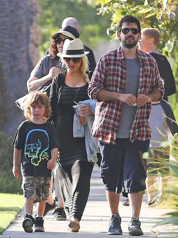 Christina Aguilera se rend à un pique-nique organisé par l'école de son fils Max à Santa Monica, le 2 septembre 2014. Elle y retrouve son ex-mari, Jordan Bratman, et discute avec lui.