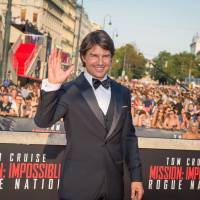 Tom Cruise : Mission Impossible réussie sur tapis rouge aux côtés d'une bombe