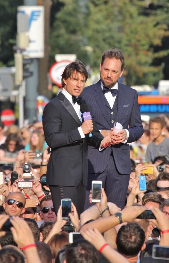 Tom Cruise et Steven Gätjen - Première du film "Mission Impossible - Rogue Nation" à Vienne en Autriche le 23 juillet 2015.