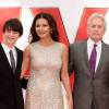 Catherine Zeta Jones, Michael Douglas et leurs enfants Dylan et Carys - Première du film "The Ant-Man" à Londres, le 8 juillet 2015