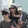 Catherine Zeta-Jones, Michael Douglas et leurs enfants Carys et Dylan arrivent à l'aéroport de Barcelone, le 17 juin 2014