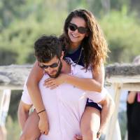 Nina Dobrev à Saint-Tropez : Séjour de rêve, collée à son nouveau chéri