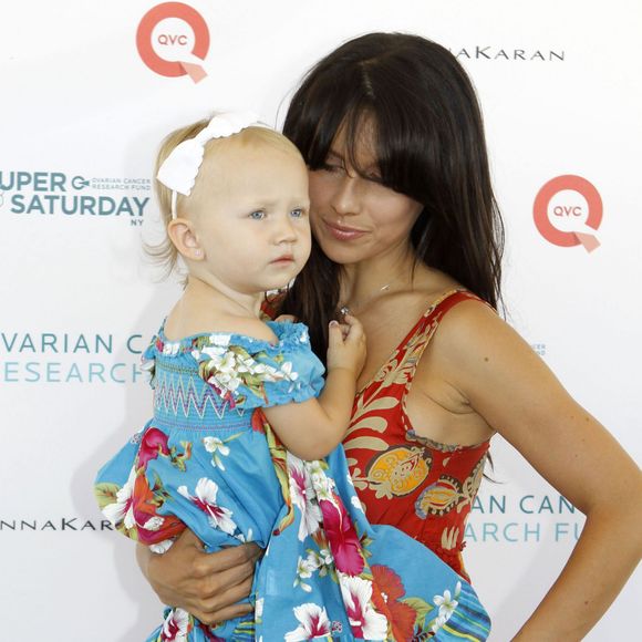 Hilaria Thomas et sa fille Carmen Baldwin - People à l'événement caritatif "Ovarian Cancer Research Fund's Super Saturday" à Water Mill le 25 juillet 2015.