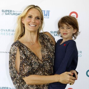 Molly Sims et son fils Brooks à l'événement caritatif "Ovarian Cancer Research Fund's Super Saturday" à Water Mill le 25 juillet 2015.