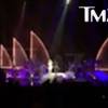 Mariah Carey remercie son compagnon pour son cadeau, sur scène à Las Vegas. Juillet 2015
