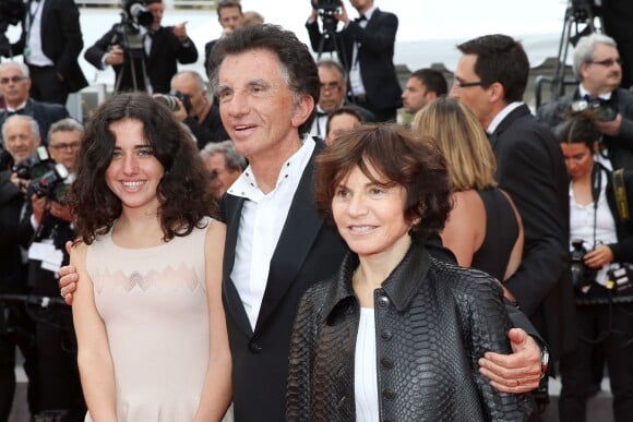 Jack Lang, sa femme Monique et leur petite-fille Anna - Montée des marches du film "Dheepan" lors du 68e Festival International du Film de Cannes, à Cannes le 21 mai 2015.