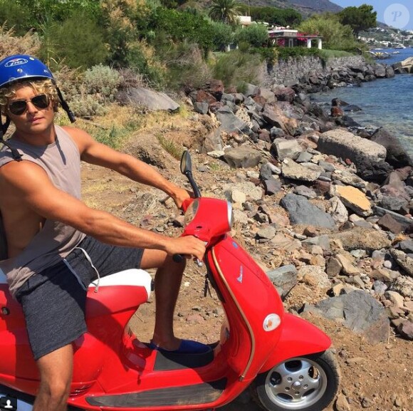 Jack Brinkley-Cook  en Sicile, pose sur Instagram. Juillet 2015