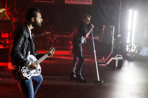 Exclusif - Johnny Hallyday en concert aux Francofolies à La Rochelle le 14 juillet 2015 avec Maxime Nucci à la guitare.