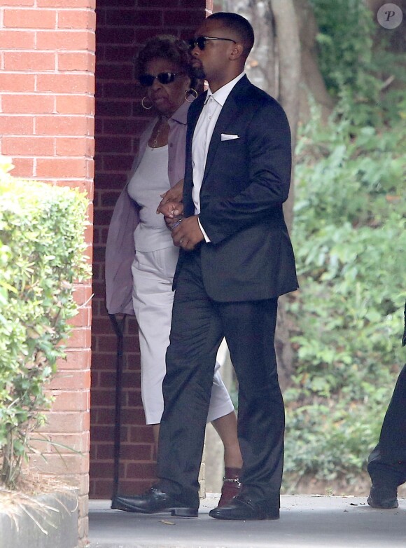 Cissy Houston lors de son arrivée à la veillée funèbre de sa petite-fille Bobbi Kristina à la Murray Brothers Funeral Home d'Atlanta le 31 juillet 2015