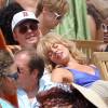 Johnny Depp et Sienna Miller - Johnny Depp, Sienna Miller, Joel Edgerton et Jesse Plemons sur une plage à Revere pour le tournage de "Black Mass" dans le Massachusetts, le 10 juillet 2014