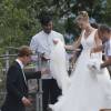 Pierre Casiraghi et sa femme Beatrice Borromeo quittent l'île de San Giovanni pour se rendre à leur soirée de mariage après leur mariage religieux sur les Iles Borromées, sur le Lac Majeur, le 1er août 2015.