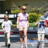 Britney Spears va déjeuner avec ses enfants à Brent's Deli Delicatessen and Restaurant à Westlake Village, Los Angeles, le 31 juillet 2015